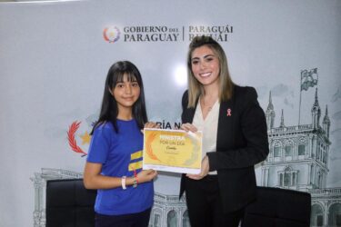 La niña Camila asumió por un día como Ministra de la Juventud
