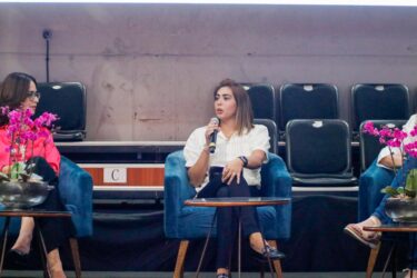 Mujeres Que Hacen