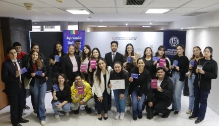 La SNJ entregó vouchers de becas a jóvenes adjudicados en la Ola de Becas de la SNJ